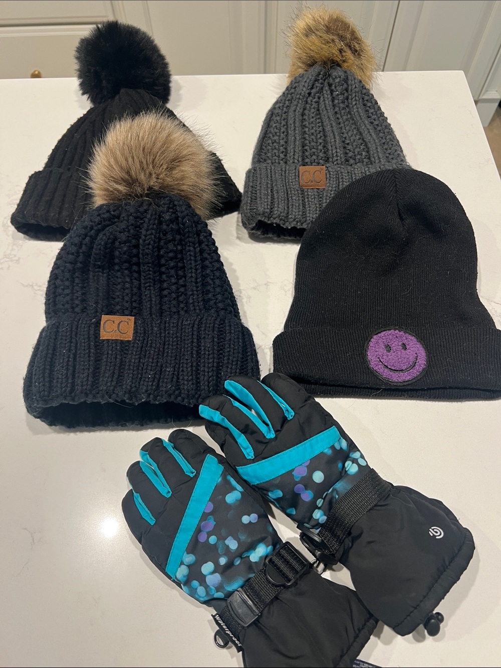 Winter hats & gloves bundle